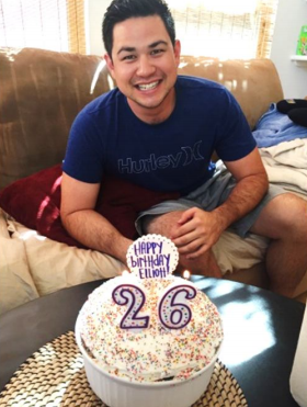 Elliott turns 26 with his sister’s Ice Cream Cake!